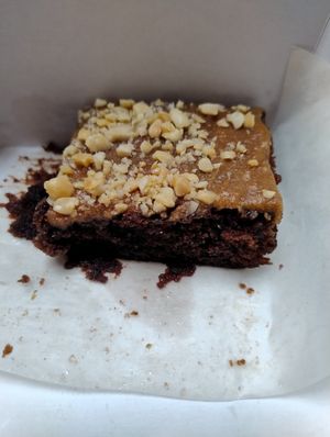 Brownie with peanuts at Odette in Roeselare