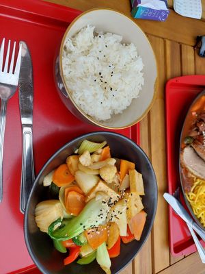 Nice food very loud staff at Pho King in Poprad