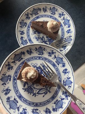 Fantastische brownie-chocomousse taart!!!  at Home Bakery Suus in Tervuren