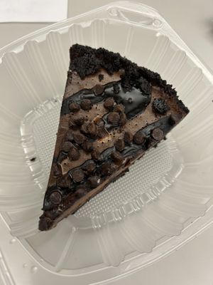 Vegan Oreo cheesecake - so good! 🤤  at Beach Hut Deli & Tap Room by DOCO in Sacramento