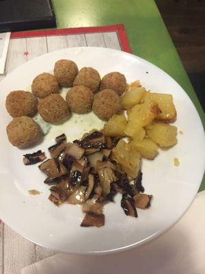 Falafel at Nanda's in Lucca