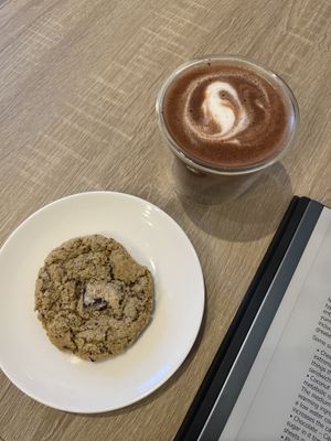 Back in Japan once a year and they had a chocolate cookie!! Might be my favourite of alll! It’s a gooy soft cookie that melts in your mouth 😍  at Palm Kitchen in Itoshima