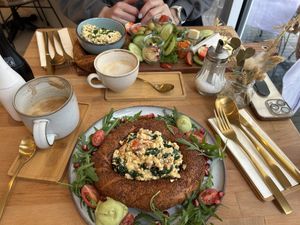 Frühstück mit veganem Rührei  at YAM Café & Deli in Recklinghausen