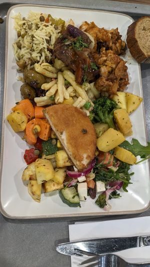 🍽️ Lunch menu (12,70€) at Just Vege - Forum in Helsinki