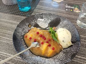 Apfel-Mango-Kompott mit Ananas-Sorbet at Landgasthof Bären trossingen-schura in Trossingen