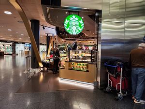 "Exterior" at ZRH - Starbucks in Kloten