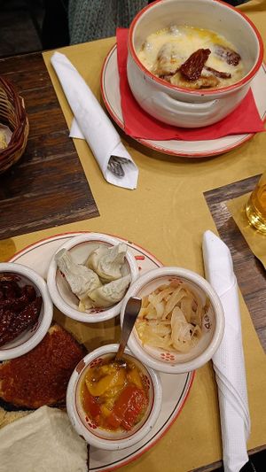 Aperitivo vengano e provola con ripieno vegetariano at Sud Pisa in Pisa