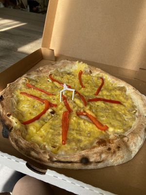 vegan eggplant pizza  at Pizzi Király in Budapest