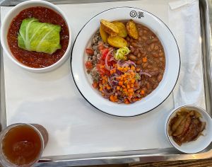 Prato completo com suco e sobresa  at Refettorio Gastromotiva in Rio De Janeiro