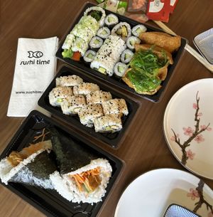 Vegan Hand Rolls, Vegan Crunchy Lemon Shrimp Rolls and Vegan Delight Menu (the mixed platter) 💚  at Sushi Time  in Woerden