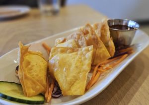 Crab rangoon at Alice & Friends at The Glen in Glenview
