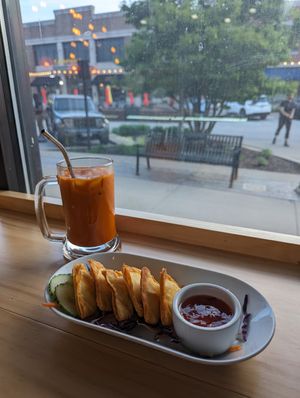 Thai iced tea + crab rangoon at Alice & Friends at The Glen in Glenview