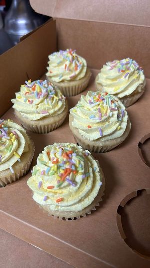 Cupcakes  at Alice & Friends at The Glen in Glenview