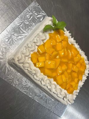 Mangomisu at Alice & Friends at The Glen in Glenview