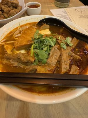 Bun ho hue- Vietnamese 🇻🇳 noodle soup 🍜 yum 😋   at Alice & Friends at The Glen in Glenview
