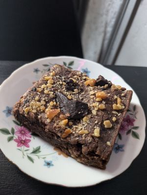 Vegan brownie at Kerop Cafe & Tattoo in Montevideo