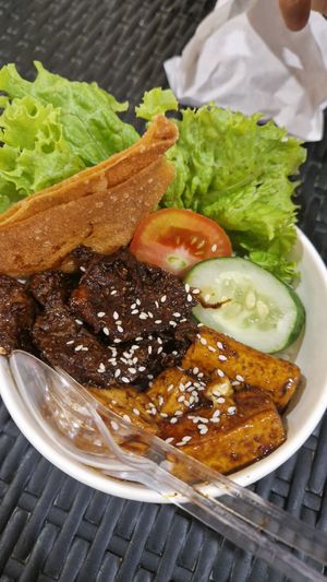 Teryaki bowl at Vegegan in Kuta