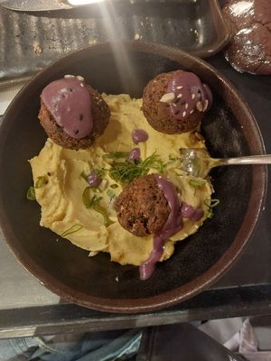 Daily special main: hummus with bean "meatballs" and olive dressing at Alma Vegan Food in Santiago