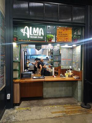Local at Alma Vegan Food in Santiago