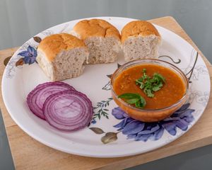 Pav Bhaji(Vegetable Curry with Buns) #Veganuary at Dhara's Chai House in Nelson