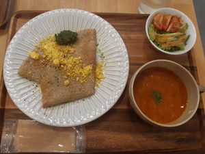 Galette lunch with pesto and vegan cheese at Cafe La Terre カフェラテール in Yamagata