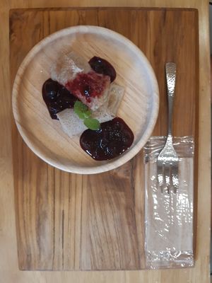 Dessert: Galette with sweet soy milk filling and blueberry at Cafe La Terre カフェラテール in Yamagata