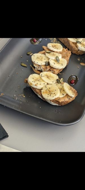 Dopamine toast at Machamama Botanico in Tenerife