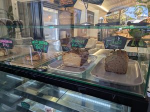 Vegan cakes at Machamama Botanico in Tenerife