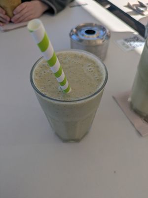 Green smoothie at Machamama Botanico in Tenerife