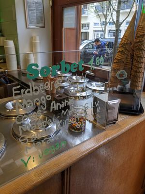 vegan options labelled at Schweiger's Mint in Frankfurt