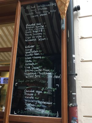 flavors clearly marked if vegan / gluten-free  at Schweiger's Mint in Frankfurt