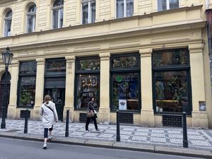   at Myslíš? in Prague