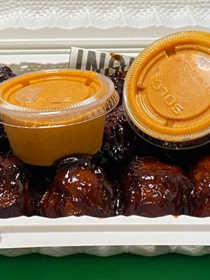 Vegan Wings at Vegetarian To Go in Decatur