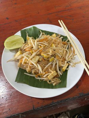 pad thai!   at CHAIXI NOODLE 5 - ชายสี่ บะหมี่เกี๊ยว - ปากกซอยพระตำหนัก 5 in Pattaya