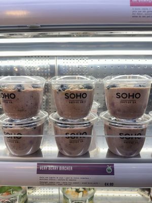 Overnight oats berries  at LIS - Go Natural - T2  in Lisbon