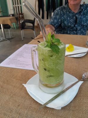 Lime cucumber mint drink at Spa Una & Eco Café in Unawatuna
