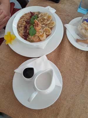 Oatmeal and banana, delicious! at Spa Una & Eco Café in Unawatuna