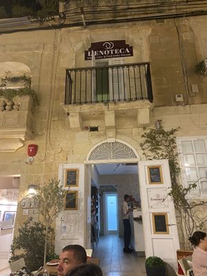   at L'enoteca in Rabat