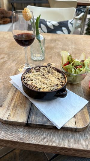 Lentil lasagnaa  at L'enoteca in Rabat