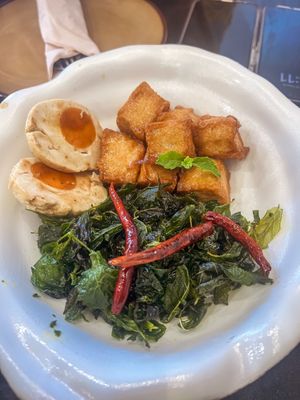   at Kem-Kon Pahurat (เข้ม-ข้น พาหุรัด) in Bangkok