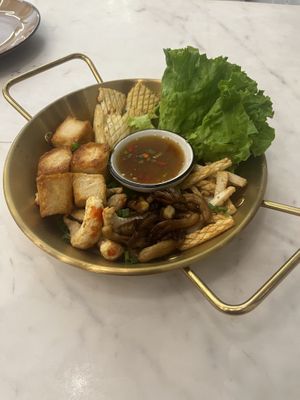 Appetisers - butter grilled seafood   at Kem-Kon Pahurat (เข้ม-ข้น พาหุรัด) in Bangkok