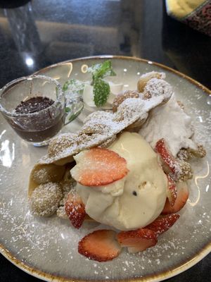   at Kem-Kon Pahurat (เข้ม-ข้น พาหุรัด) in Bangkok