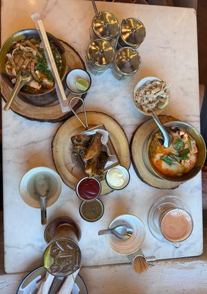 - CREAMY SHRIMP TOM YUM SOUP ต้มยำกุ้งน้ำข้น
- C. SUKHOTHAI TOM YUM NOODLES ก๋วยเตี๋ยวต้มยาสุเขทย์
- FISH' at Kem-Kon Pahurat (เข้ม-ข้น พาหุรัด) in Bangkok