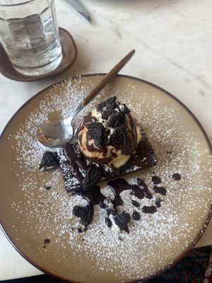 Oreo brownie (free if you spend over a certain amount)   at Kem-Kon Pahurat (เข้ม-ข้น พาหุรัด) in Bangkok