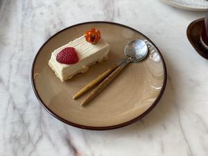 Vegan strawberry cheesecake - Kem-Kon (Pahurat), Bangkok  at Kem-Kon Pahurat (เข้ม-ข้น พาหุรัด) in Bangkok