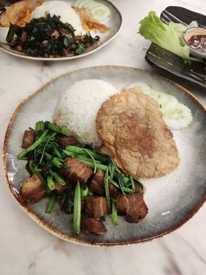 Morning glory pork with 'fried egg' at Kem-Kon Pahurat (เข้ม-ข้น พาหุรัด) in Bangkok