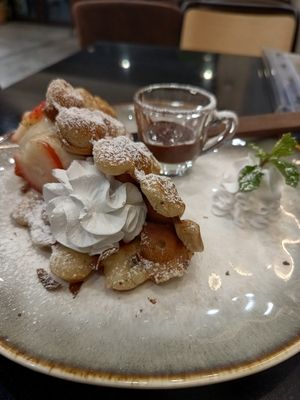  at Kem-Kon Pahurat (เข้ม-ข้น พาหุรัด) in Bangkok