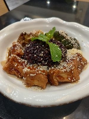  at Kem-Kon Pahurat (เข้ม-ข้น พาหุรัด) in Bangkok