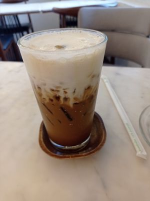 Latte at Kem-Kon Pahurat (เข้ม-ข้น พาหุรัด) in Bangkok