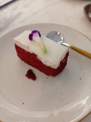 Red velvet at Kem-Kon Pahurat (เข้ม-ข้น พาหุรัด) in Bangkok